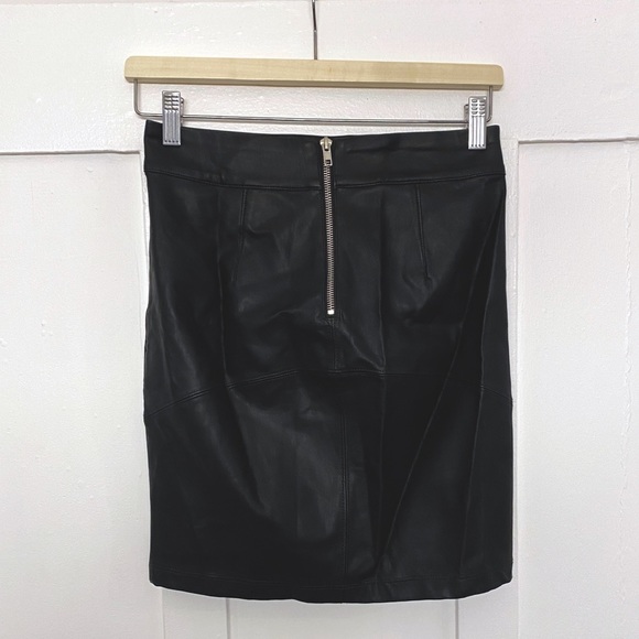 Vegan leather skirt - Picture 2 of 11
